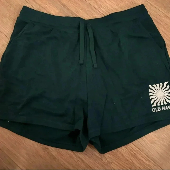 Old Navy Pants - Women’s Old Navy Vintage Green Shorts Size XL￼